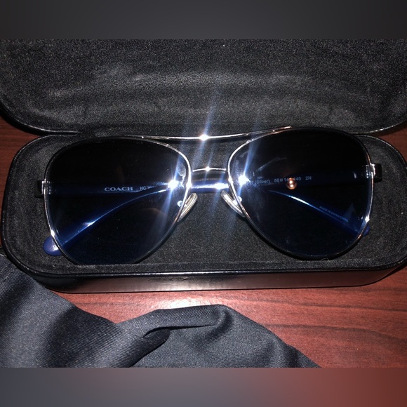 Woman’s Coach Sun Glasses - Picture 4 of 7